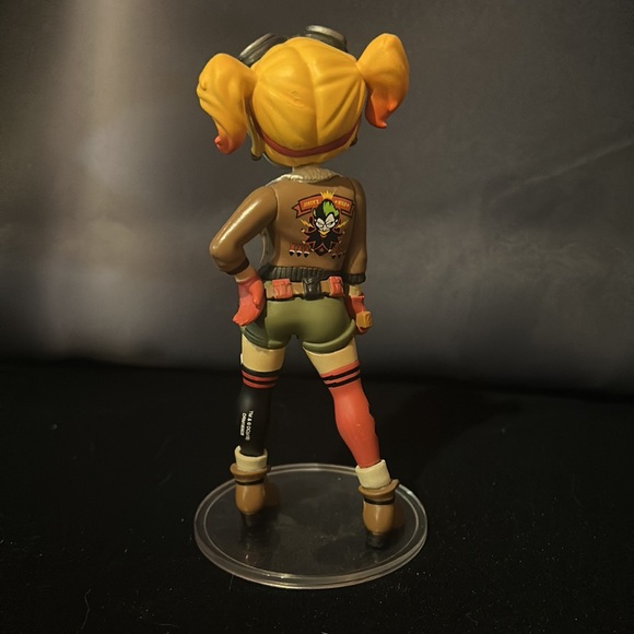 Rock Candy DC Bombshells Harley Quinn Vinyl Figure - Picture 2 of 7
